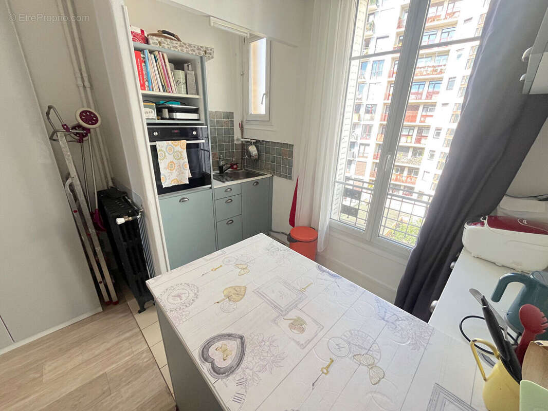 Appartement à PARIS-20E