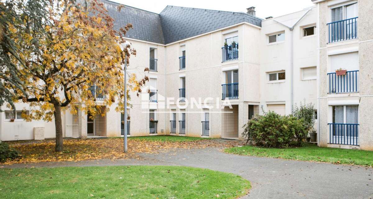 Appartement à AVRILLE