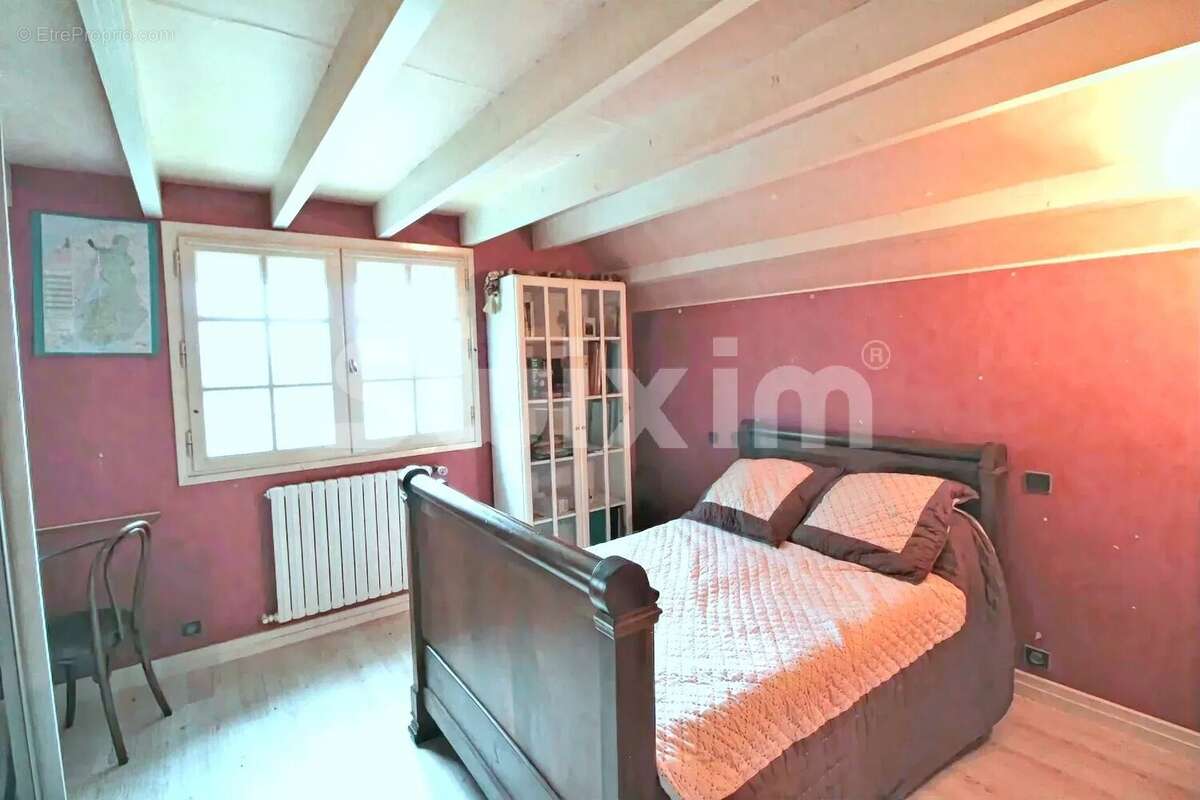 Maison à PUGNY-CHATENOD