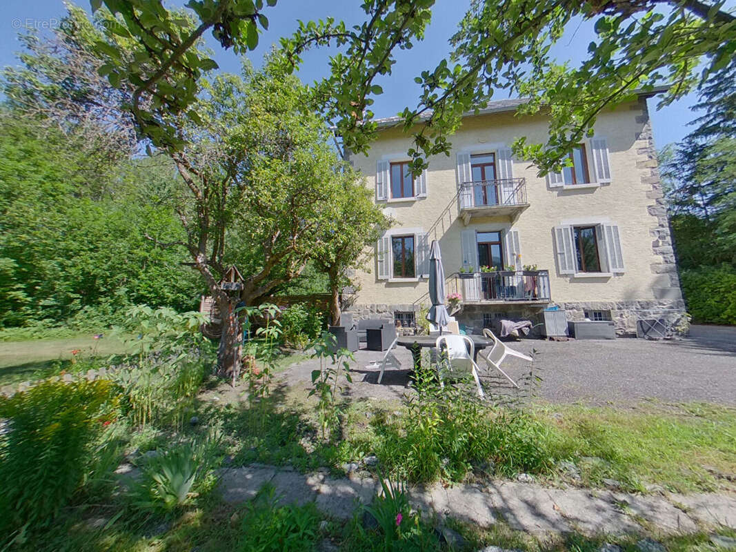 Appartement  6/7 pièces à rénover + jardin + caves - photo 17