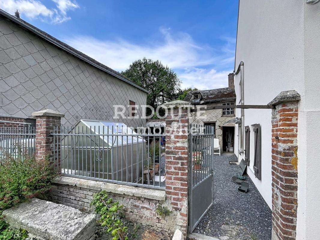 Rethel - à vendre - maison avec cour et dépendances - photo 14
