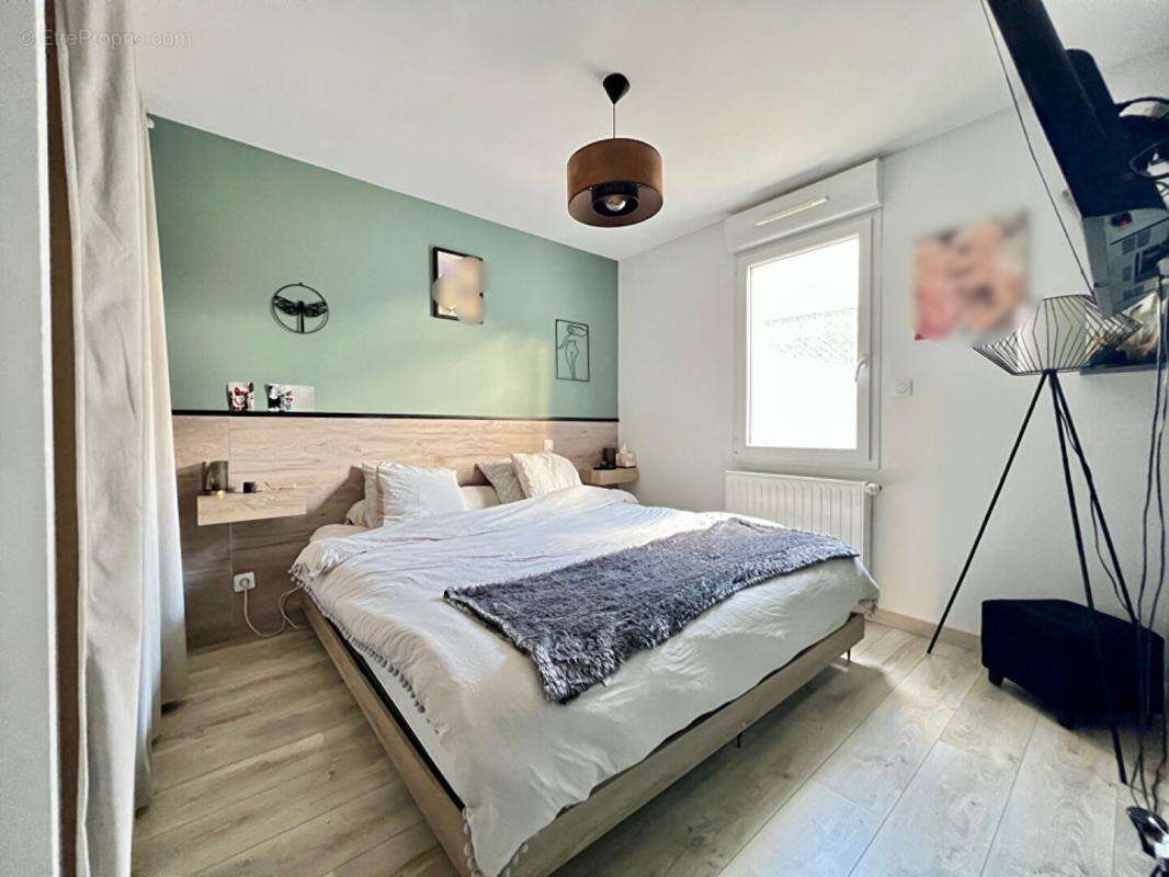 Maison à SAINT-MACAIRE-EN-MAUGES