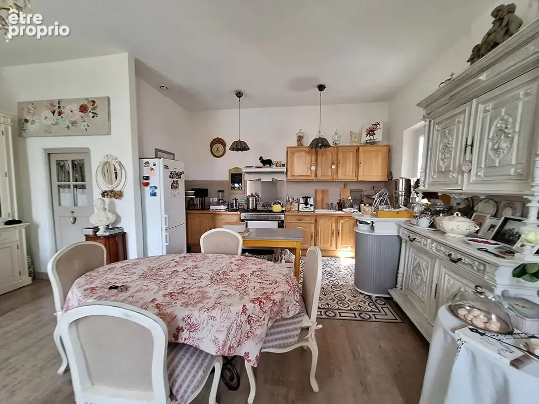 Sorgues - MAS 7 pièces 274 m² + ANNEXES 500 m²  sur 4082 m² de terrain - photo 5