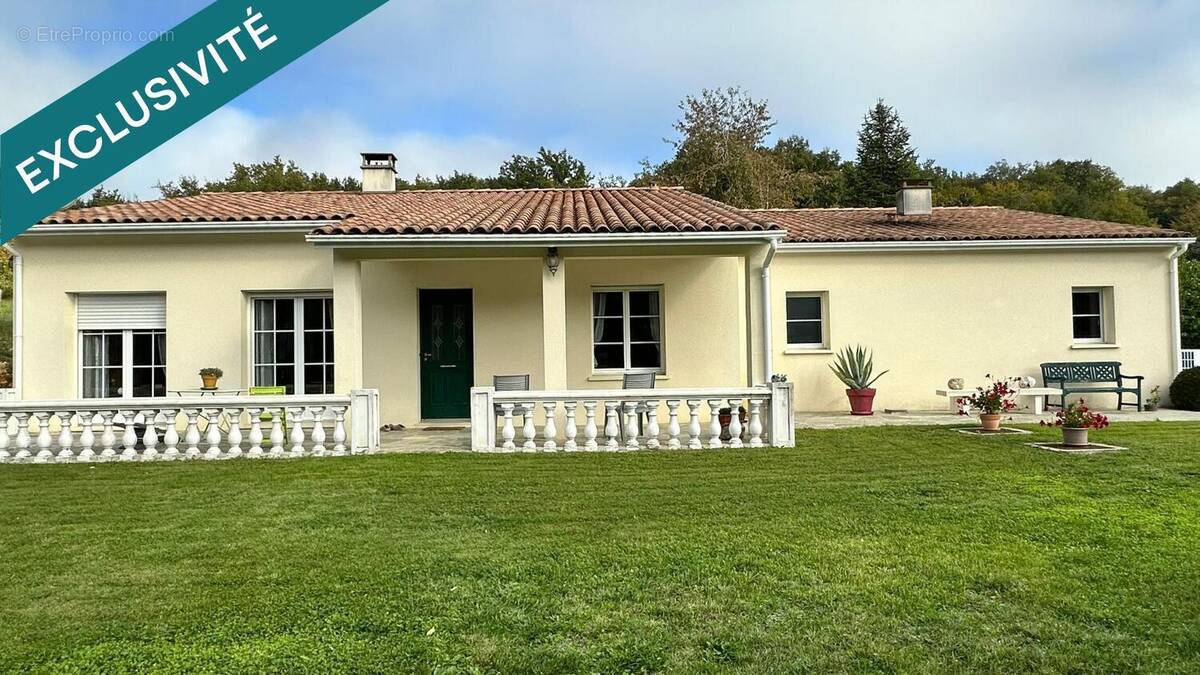 Photo 1 - Maison à SAINT-SAUVANT