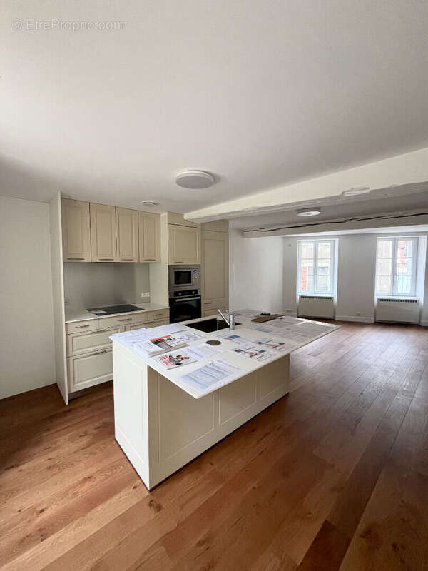 Maison à MAGNAC-LAVAL