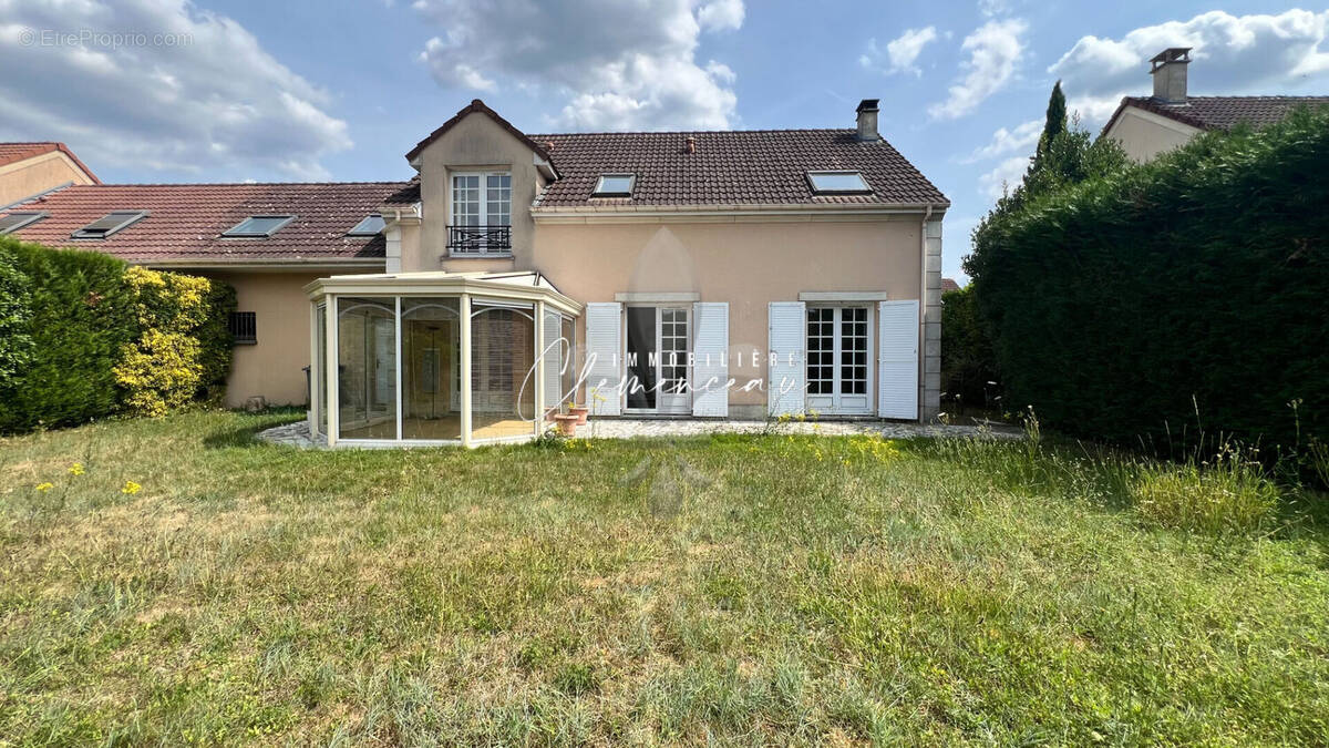 Maison à VERNEUIL-SUR-SEINE