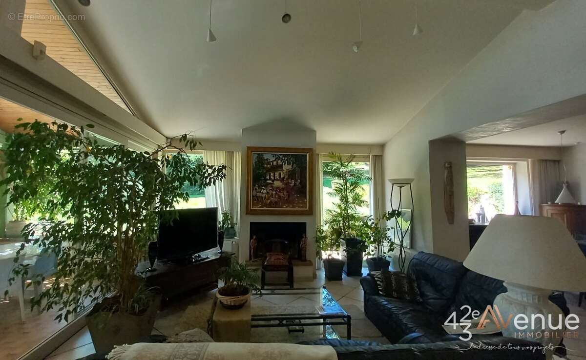 Maison à SAINT-MARTIN-LA-PLAINE