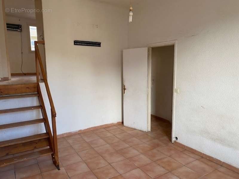Appartement à MARSEILLE-3E
