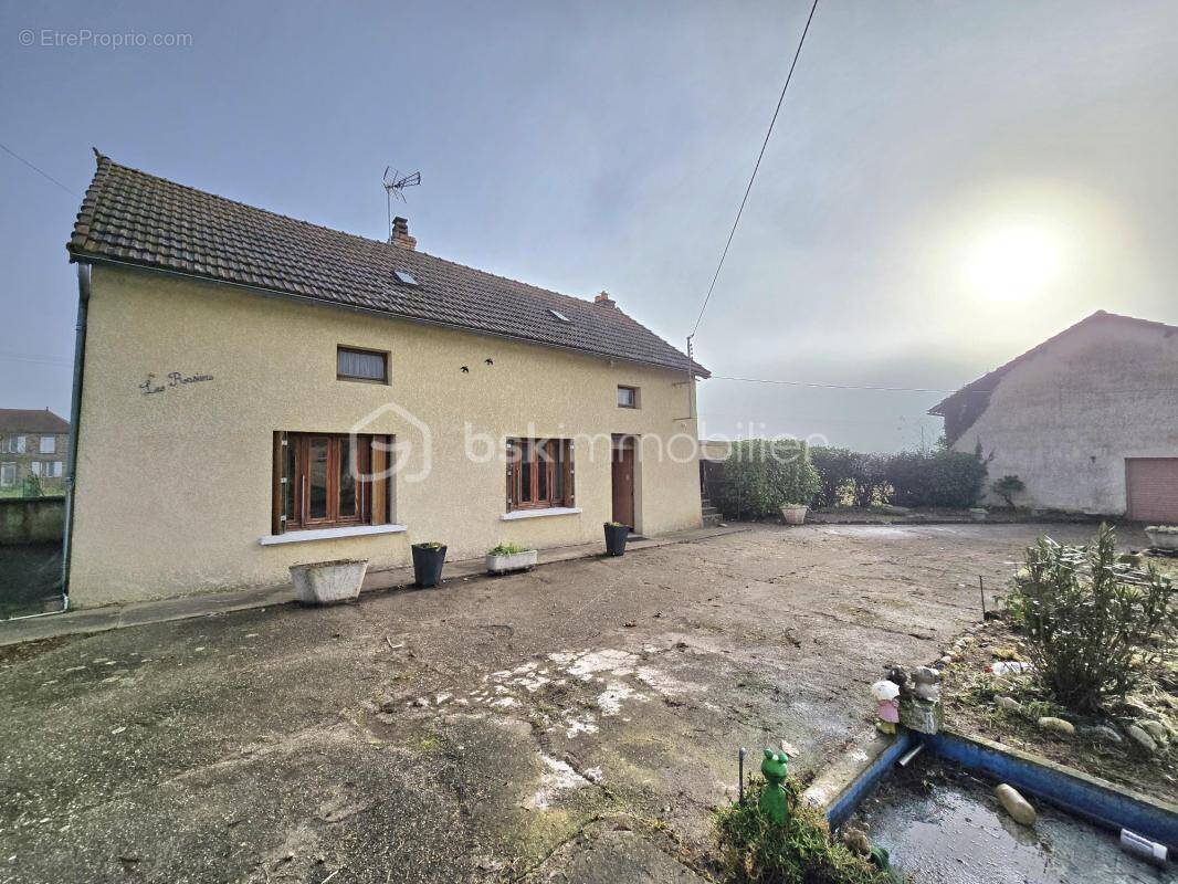 Maison à SAINT-PRIEST-BRAMEFANT