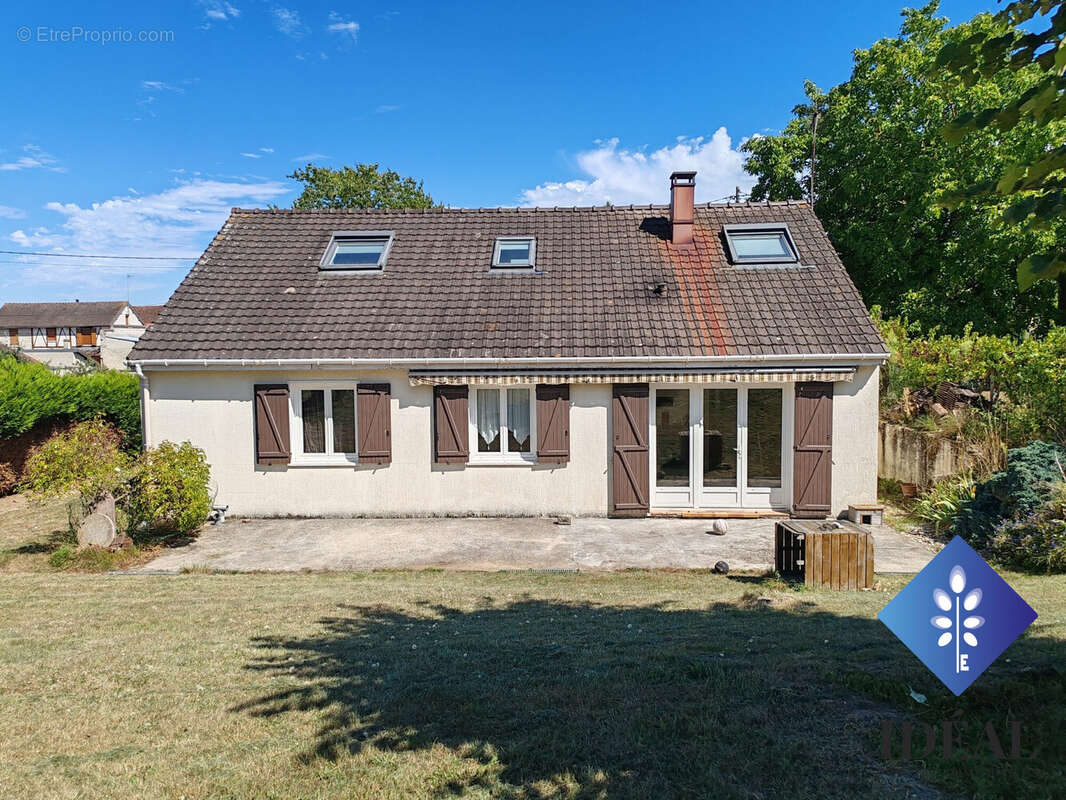 Maison à GOMMECOURT