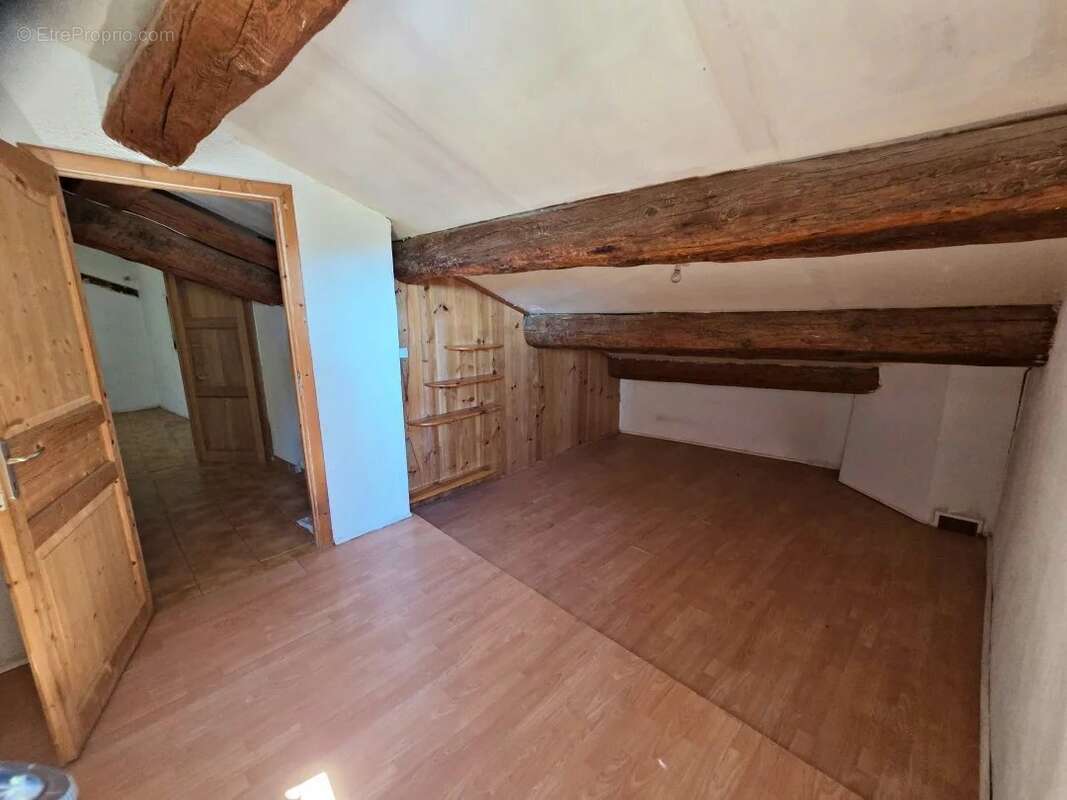 Maison à MEAILLES