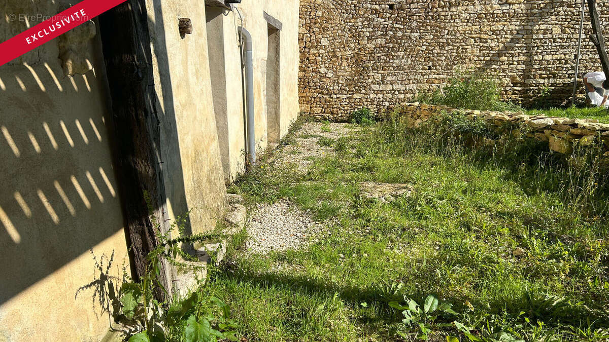 Maison à VIEUX-RUFFEC