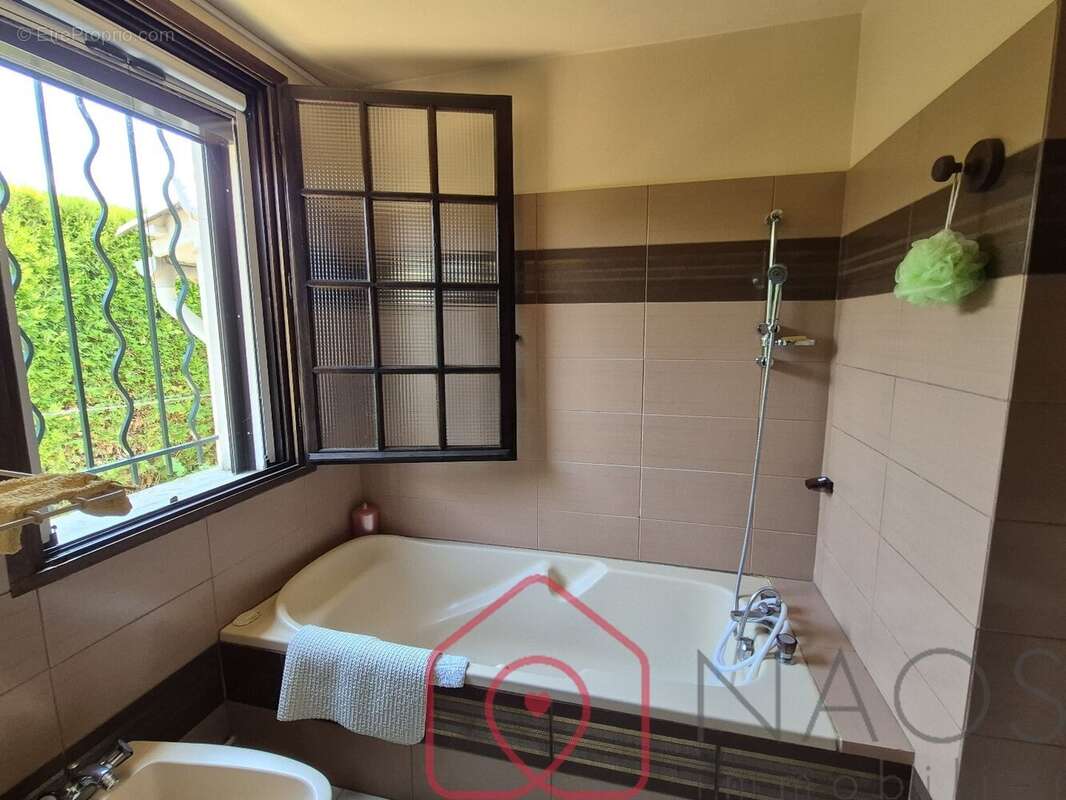 Maison à VINON-SUR-VERDON