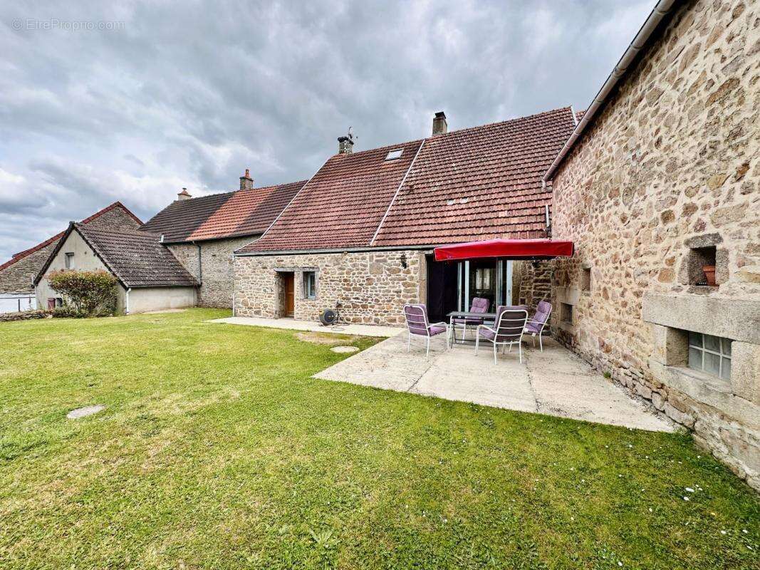 Maison à MALLERET-BOUSSAC