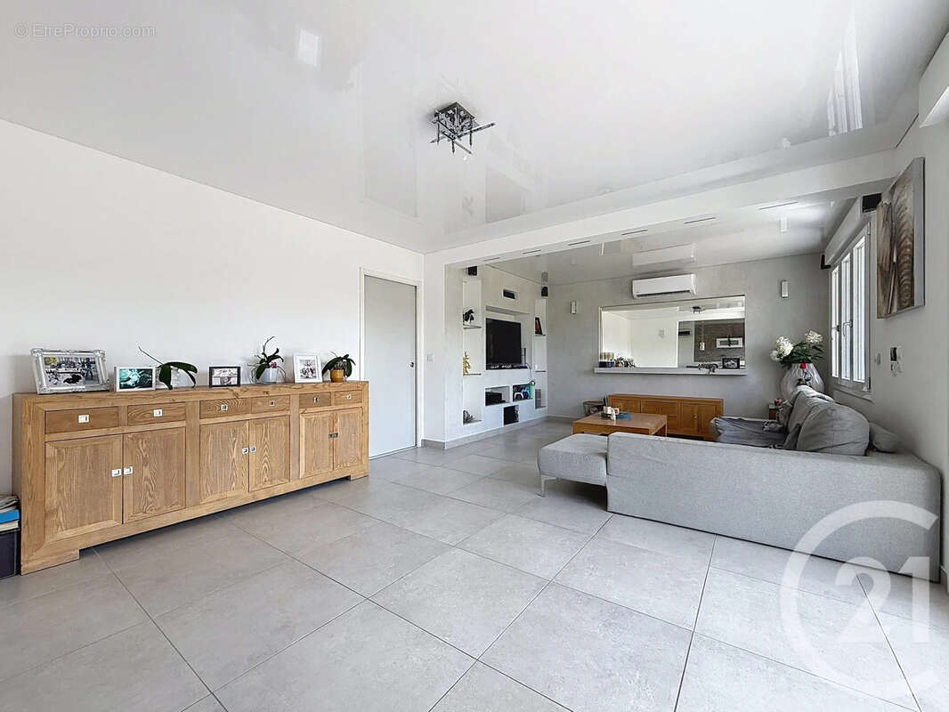 Maison à SAINT-PARRES-AUX-TERTRES