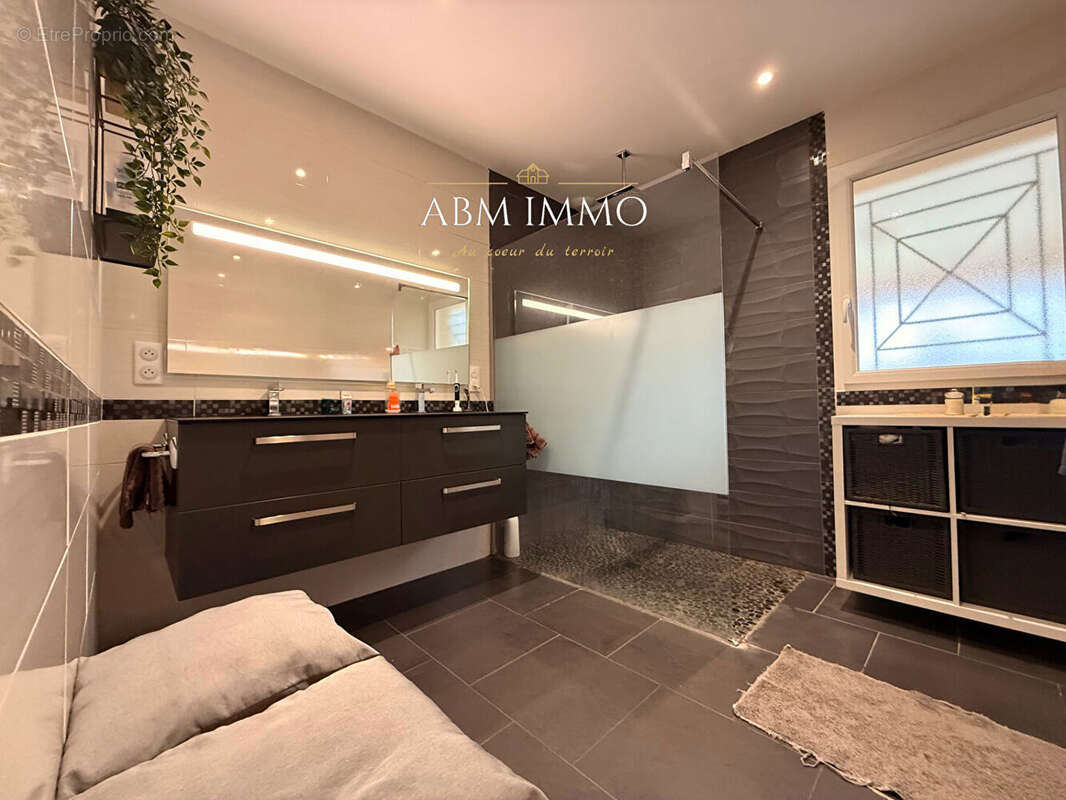 Maison familiale neuve dans un cadre naturel préservé - photo 10