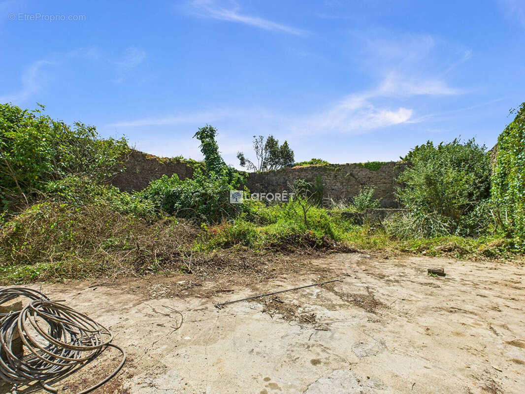 Maison à POULLAN-SUR-MER