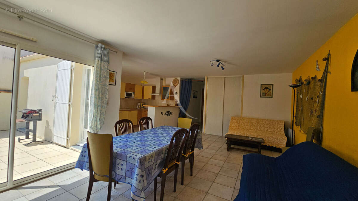 Maison à PORT-DES-BARQUES