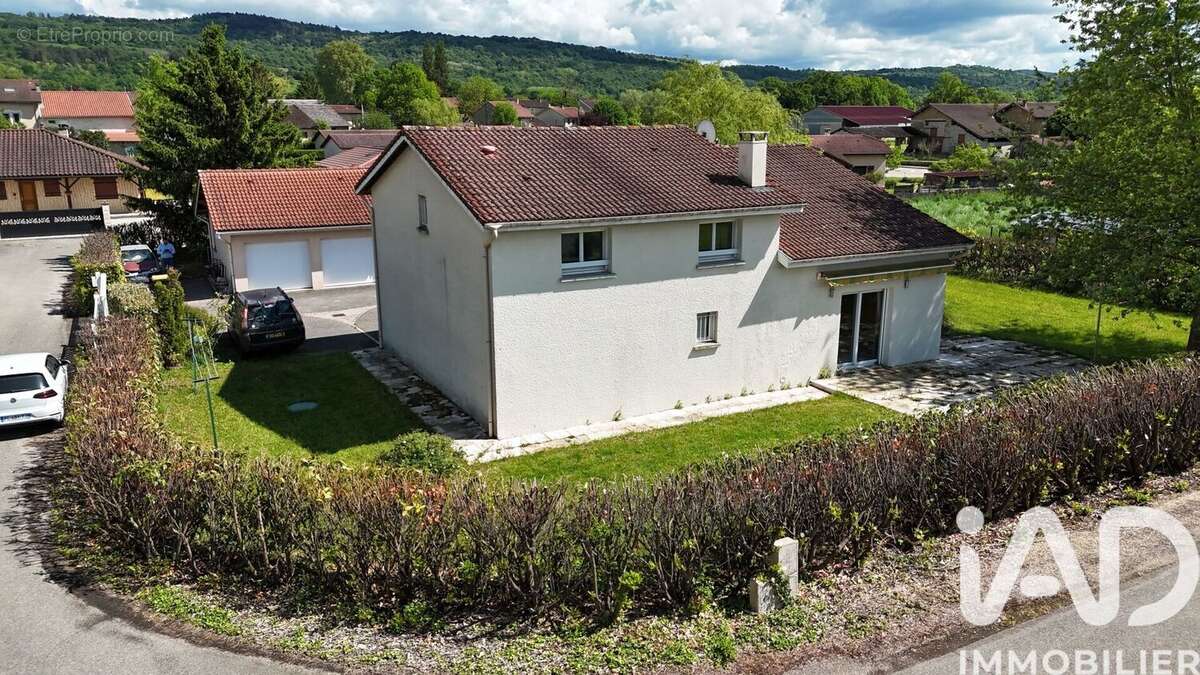 Photo 5 - Maison à VILLEREVERSURE