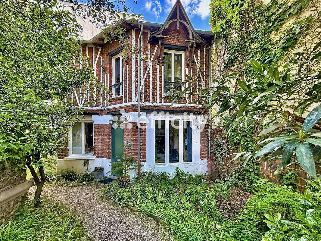 Maison à ISSY-LES-MOULINEAUX