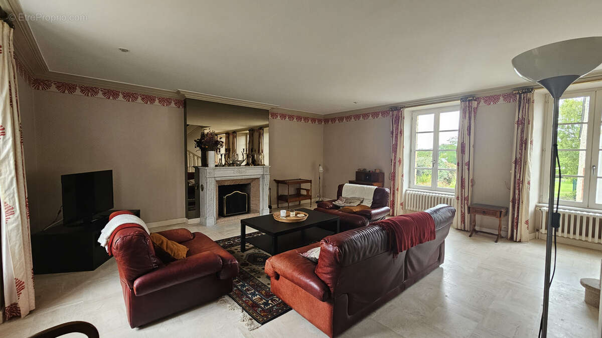 Maison à COESMES