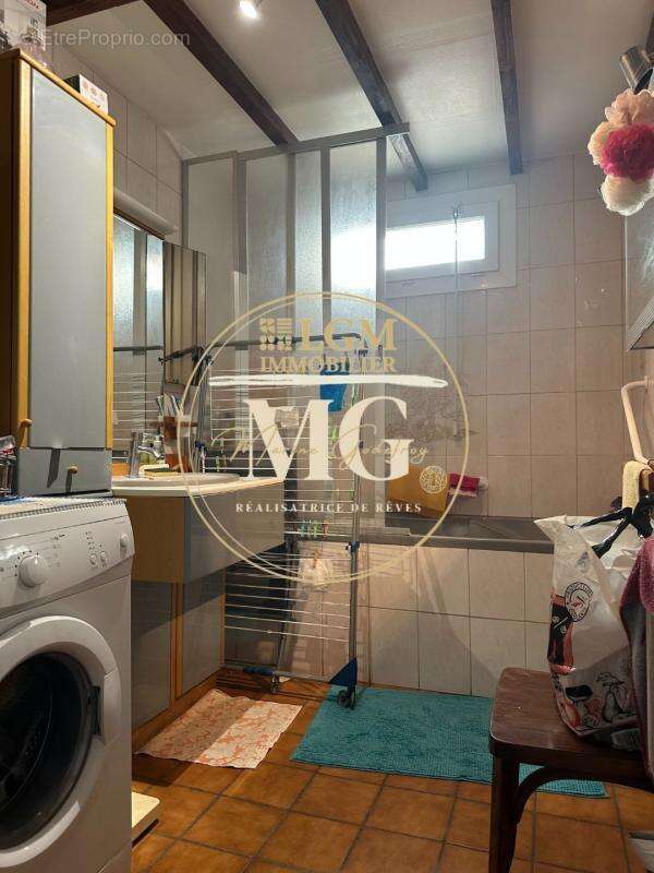 Appartement à MAUGUIO