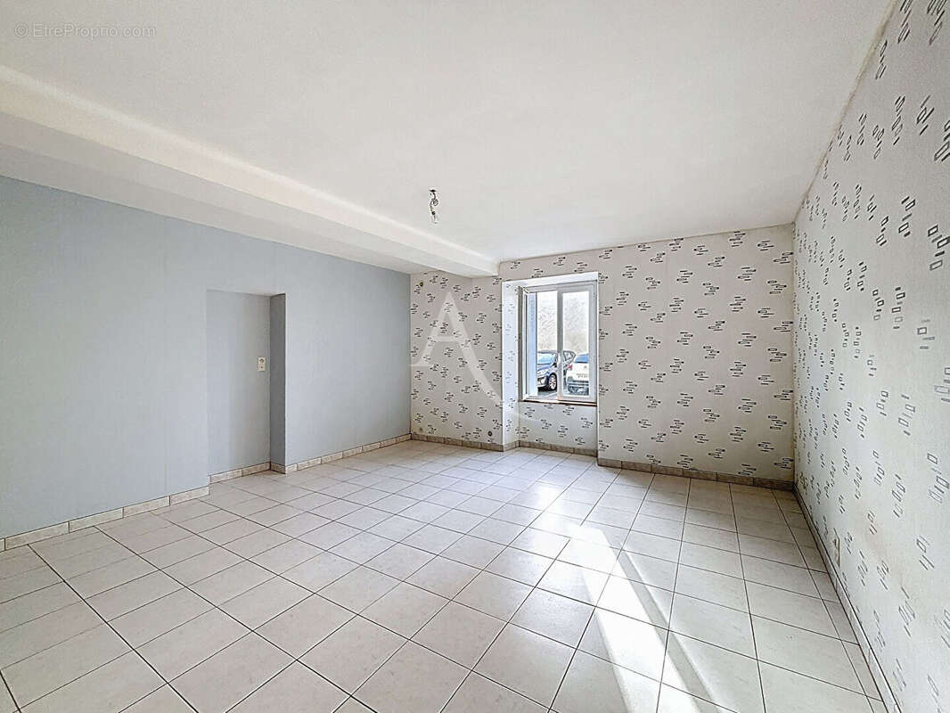 Maison à BRAIN-SUR-LONGUENEE