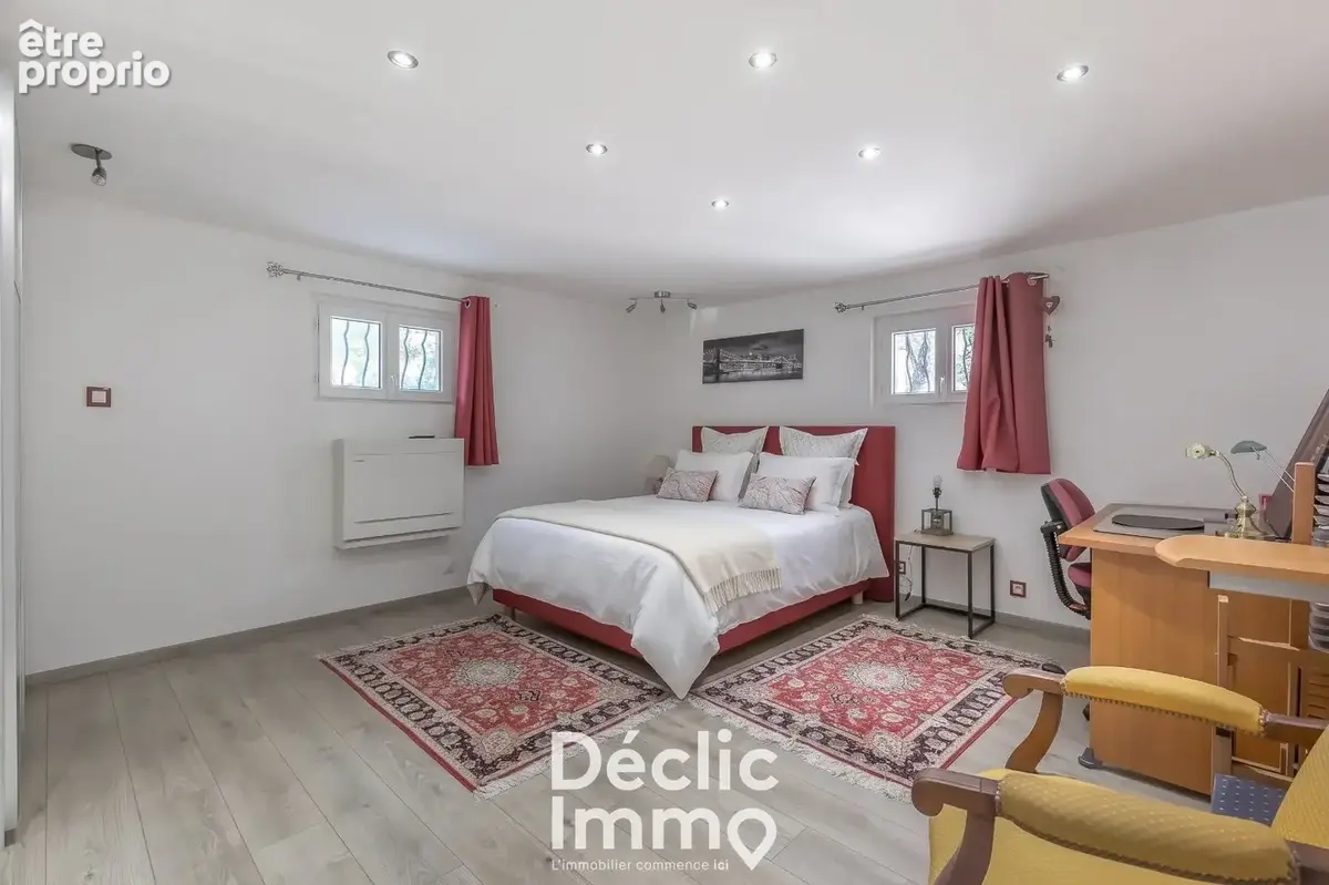 Maison familiale avec piscine et double garage - Saucats - photo 12