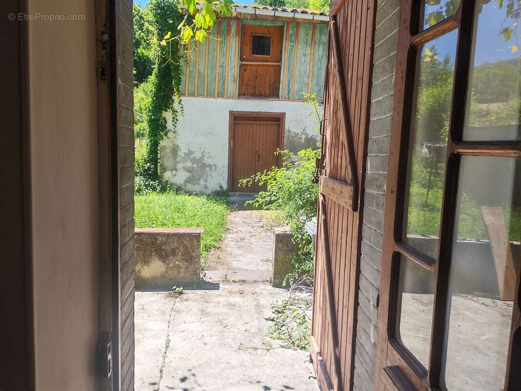 Maison de village spacieuse avec grand jardin et potentiel d’aménagement - photo 18