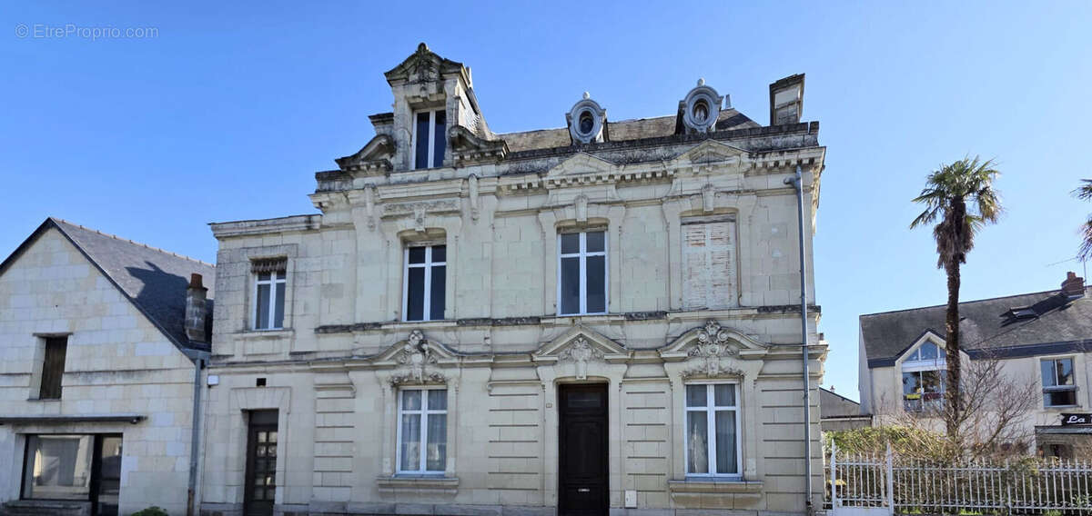 Maison à GENNES