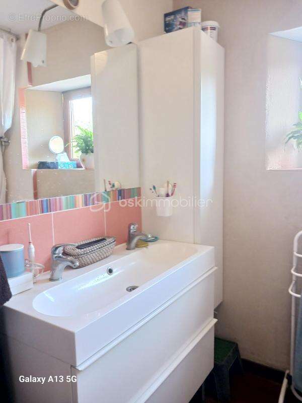 Maison à VILLAINES-LES-ROCHERS