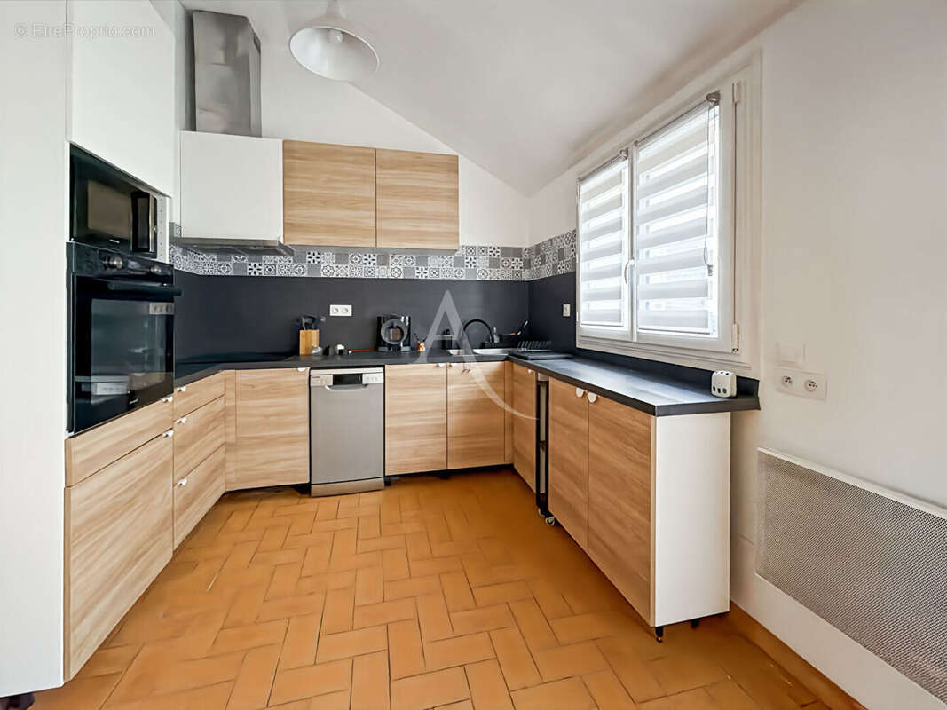 Maison à JOUY-LE-MOUTIER