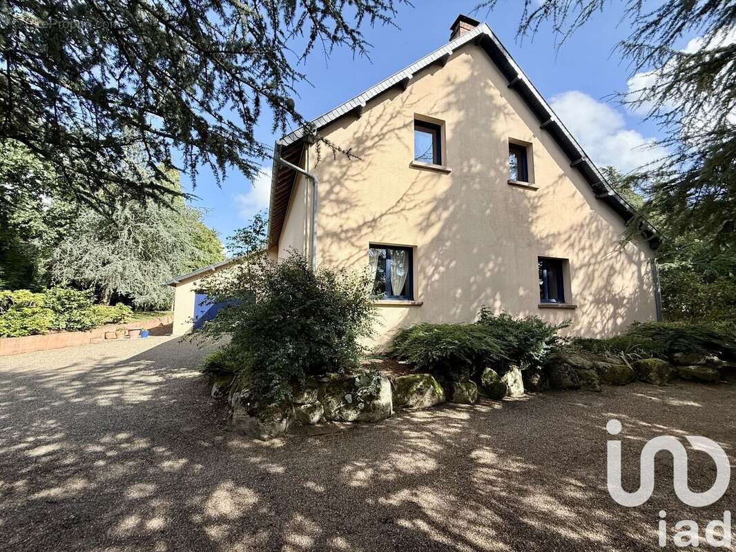 Maison 257 m² à Brehal  - photo 3