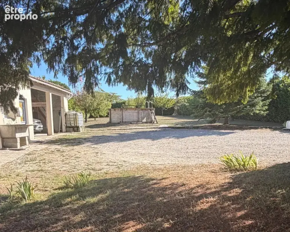 Mornac. Maison 191 m² avec garage et terrain - photo 12