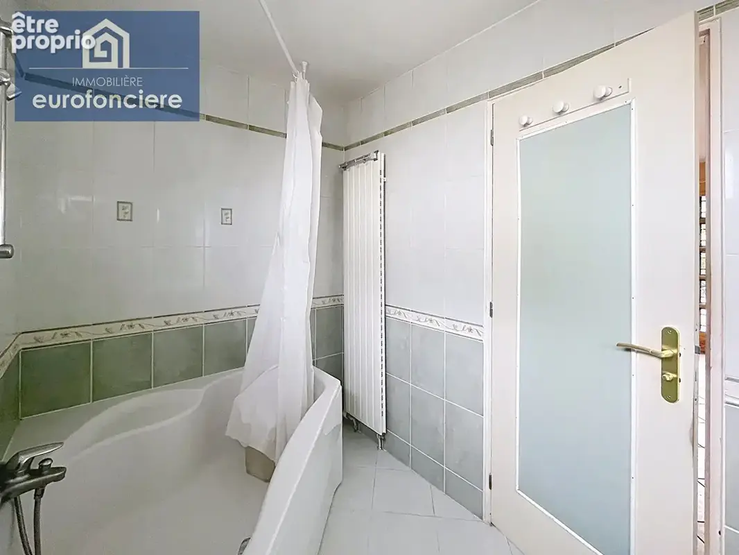 À vendre belle maison avec véranda et jardin arboré à pont-sainte-marie - photo 9