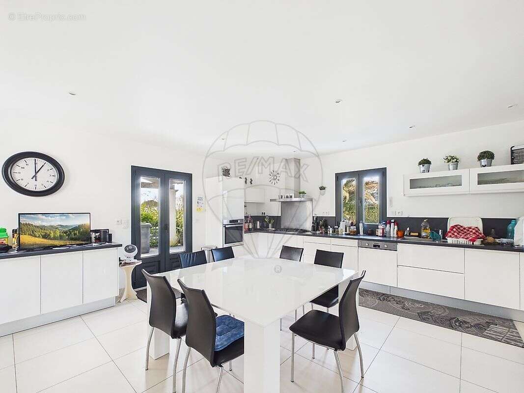 Maison à MESCHERS-SUR-GIRONDE