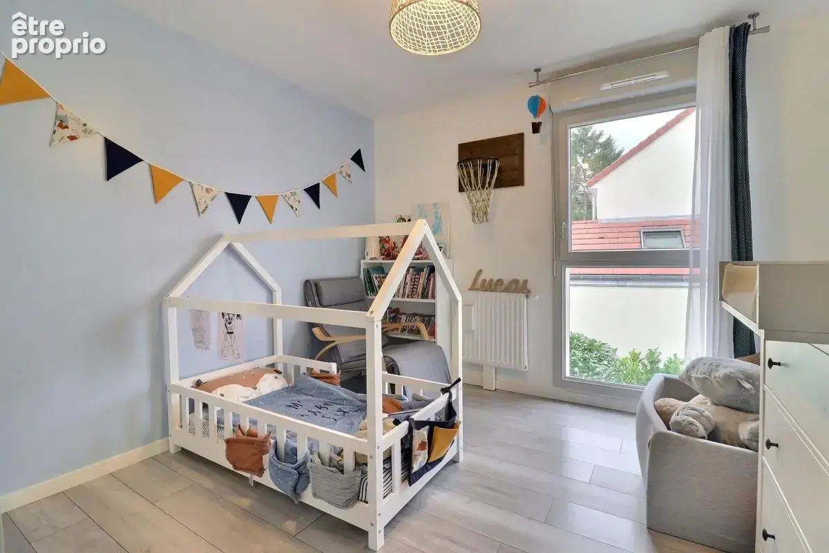 Duplex a BROCHON 83m², 90m² de jardin, Garage double - photo 7