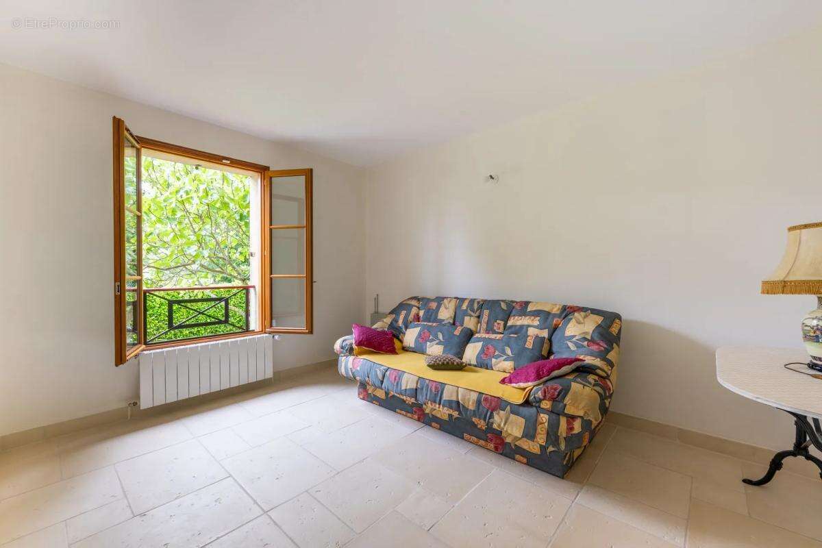 Appartement à PRESLES