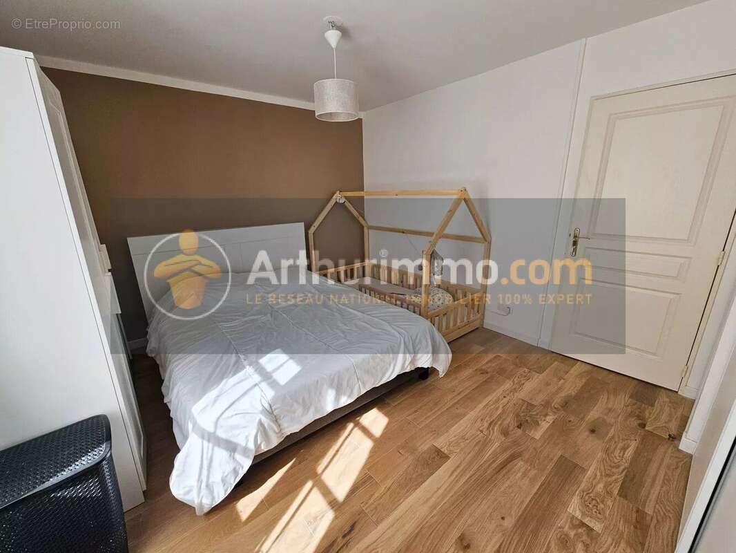 Appartement à SAINT-PIERRE-DU-PERRAY