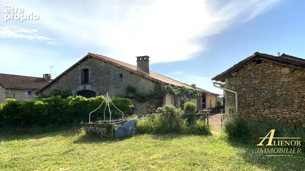 Propriété pierre avec gîte et dépendances - proche Brantôme, Quinsac 24530, - photo 18