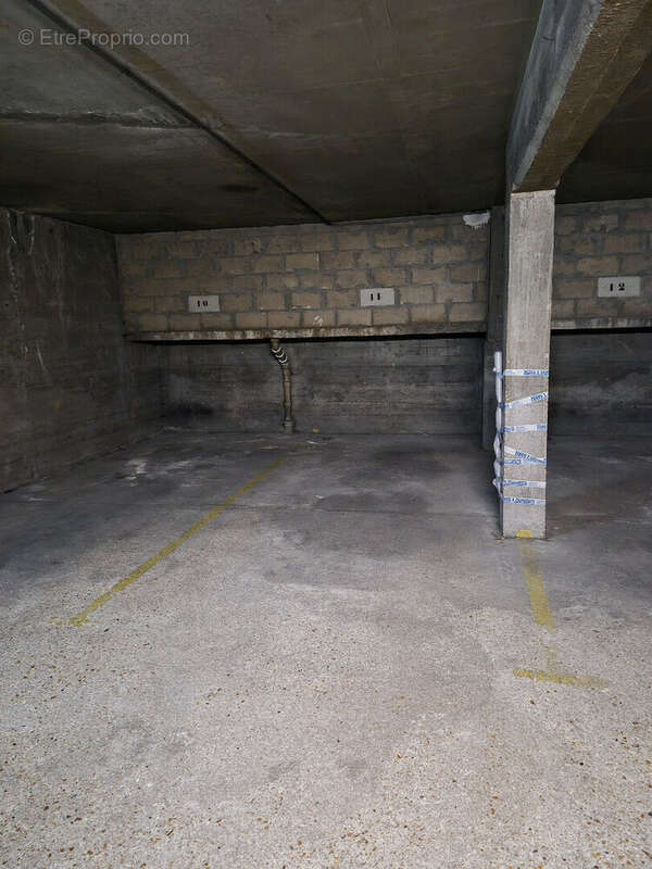 Parking à SAINT-MAURICE