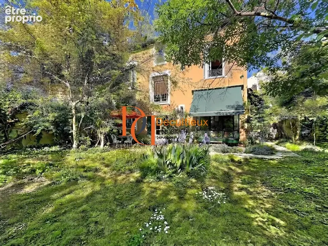 Maison 8 pièces 183 m² à vendre à Villeurbanne (69100) - photo 2