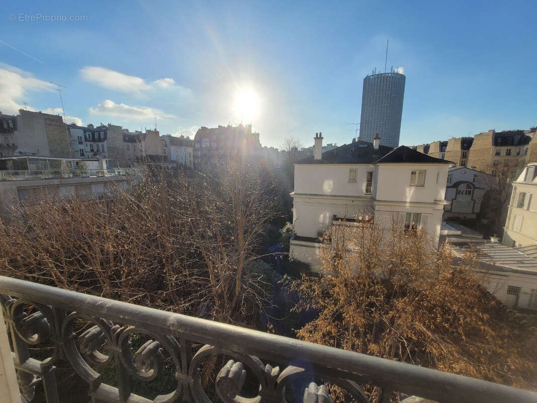 Appartement à PARIS-17E