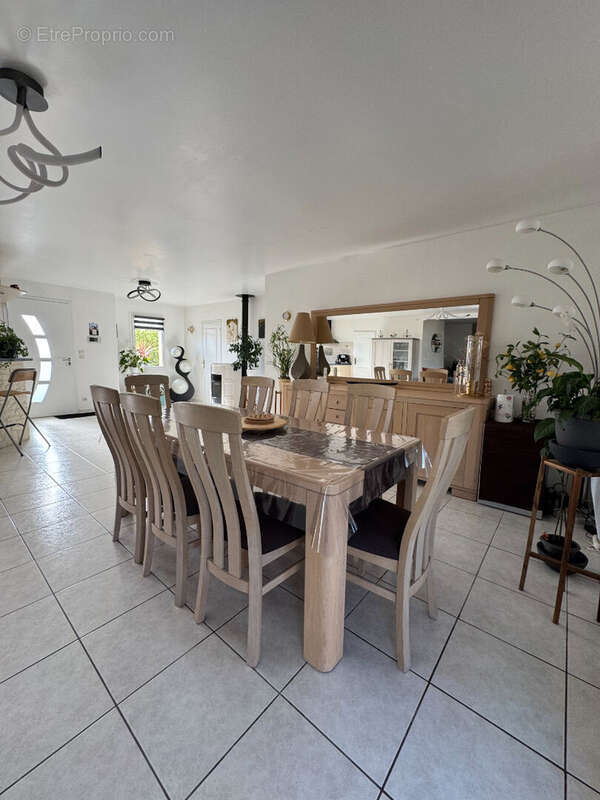 Maison à SAINT-ETIENNE-DU-BOIS