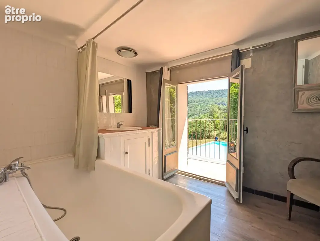 VILLECROZE bastide du 19e, 8 pièces, 180 m², 1 ha de terrain, piscine - photo 16