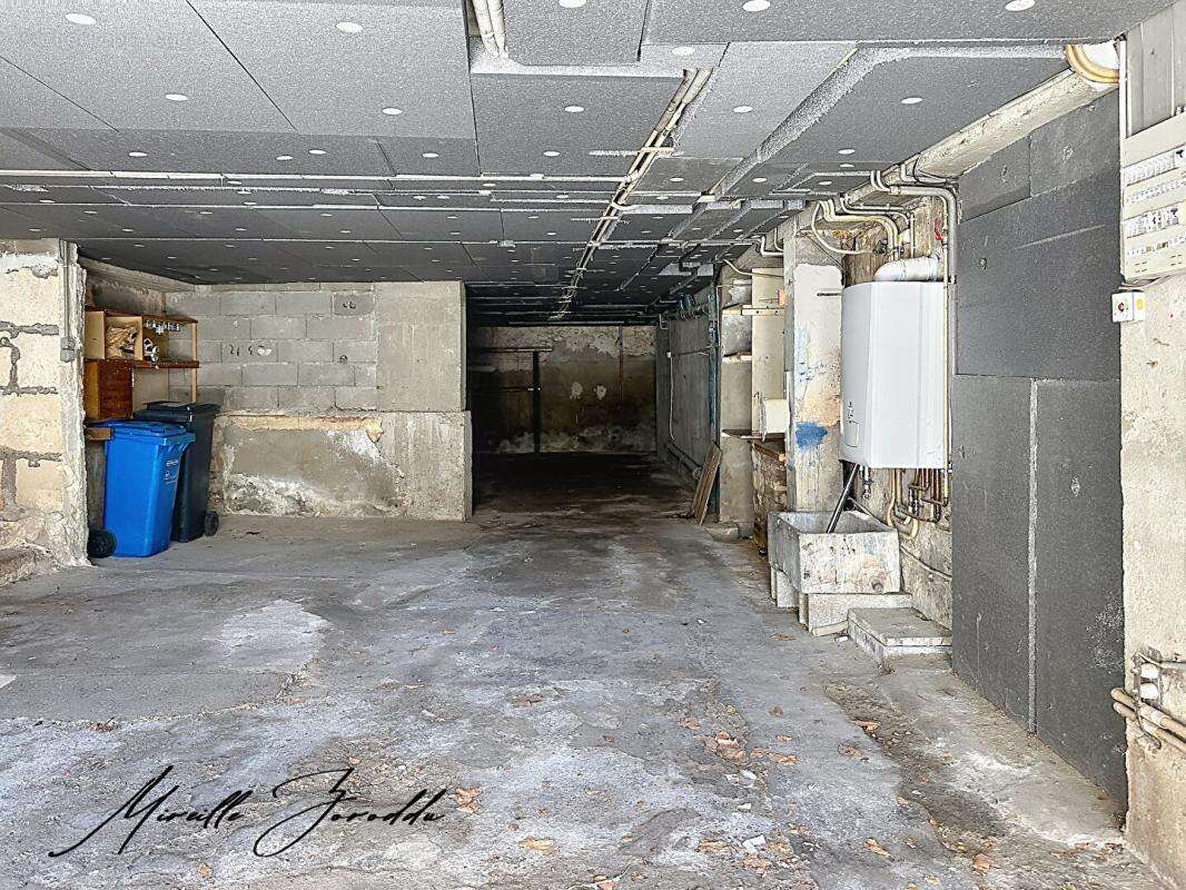 Redessan  a vendre ensemble immobilier  de 185m² avec cour, terrasse et garage - photo 10