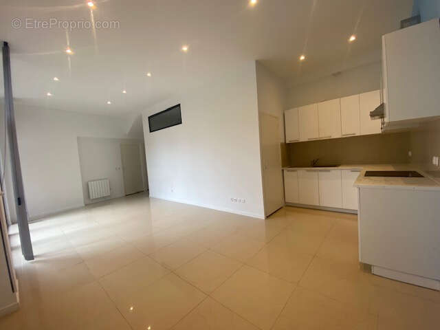 Appartement à COULAINES