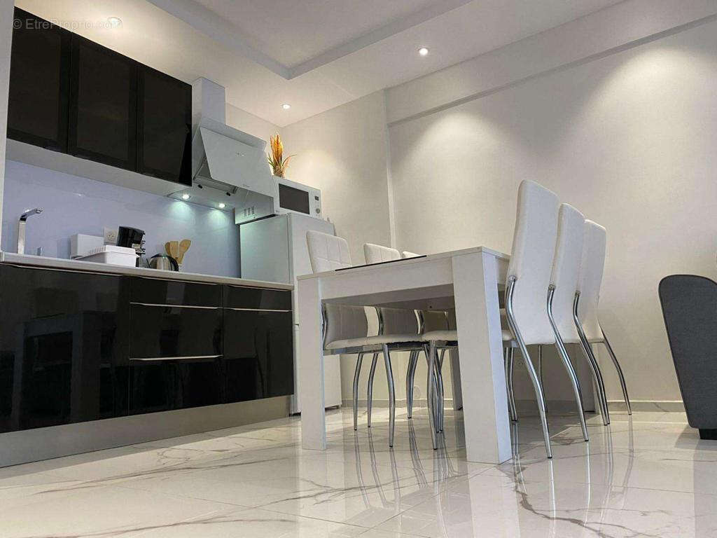 Cannes banane beau t2 refait à neuf + terrasse 13m2 - photo 2