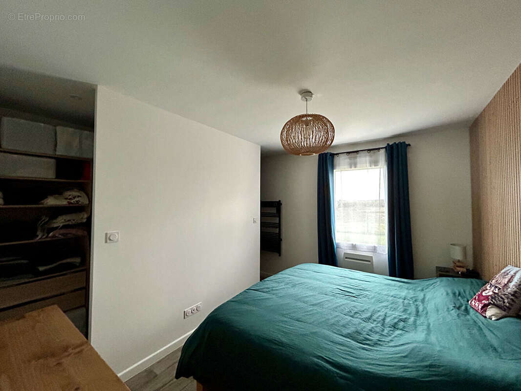 Maison à SAINTE-NEOMAYE