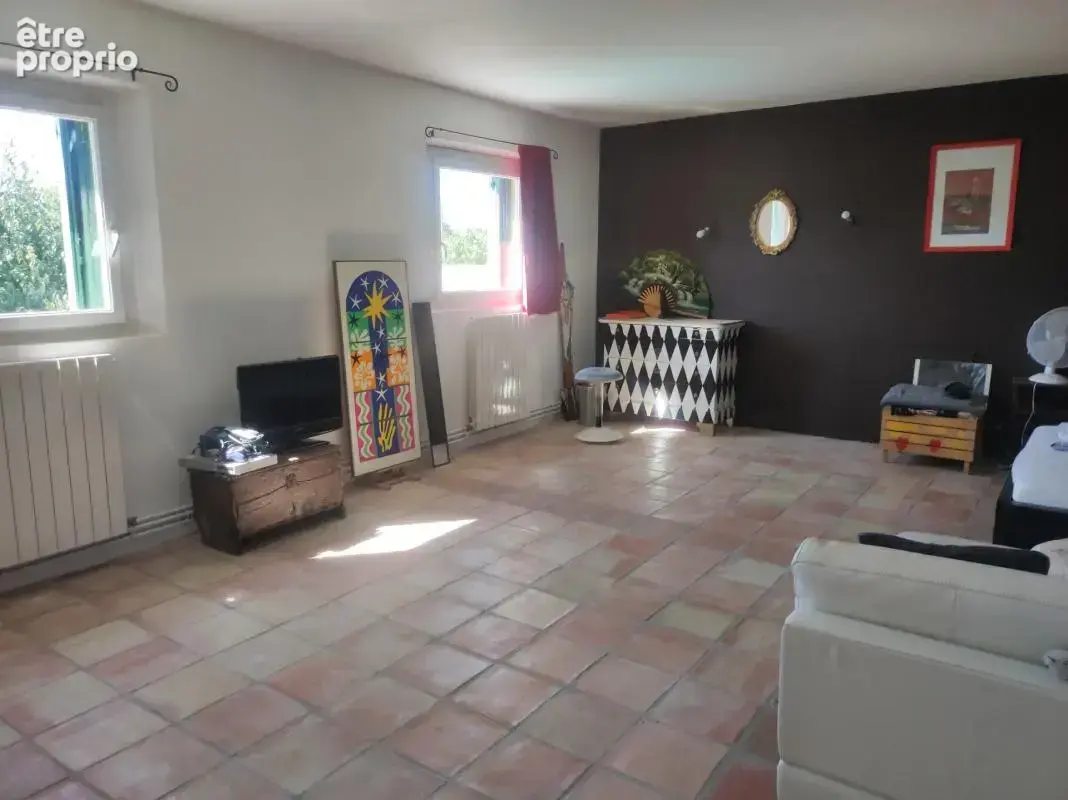Maison de maçon de 217 m² sur 1 542 m² - photo 3